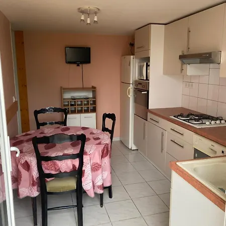 Holiday home Maison Independante Toute Equipee Dans Jardin Potager *