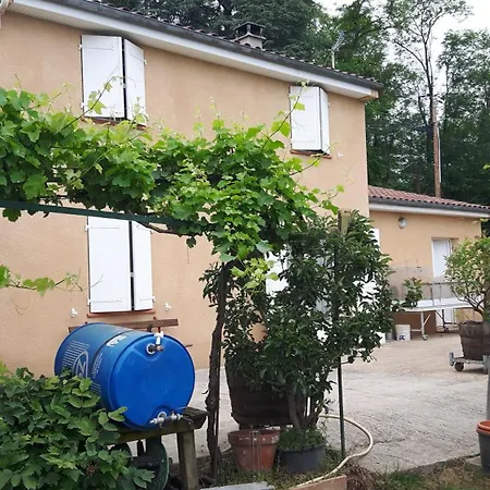 Holiday home Maison Independante Toute Equipee Dans Jardin Potager Realmont